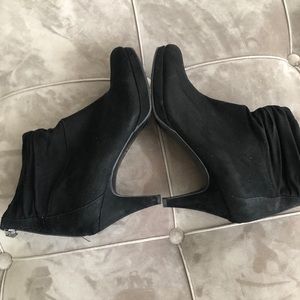 Bandolino suede black bootie boots.